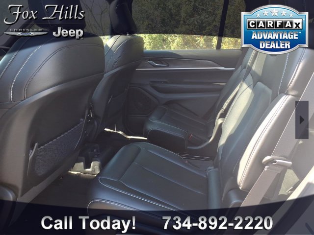 Certified 2025 Jeep Grand Cherokee L Limited w/ Black Appearance Package AWD/4WD image 13