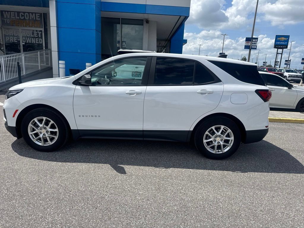 Used 2024 Chevrolet Equinox LS w/ LS Convenience Package FWD image 8