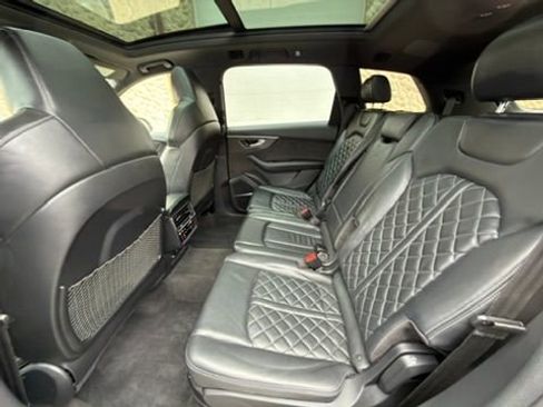 Used 2021 Audi SQ7 Premium Plus AWD/4WD image 24