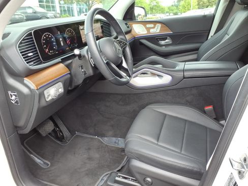 Used 2025 Mercedes-Benz GLE 350 4MATIC image 11