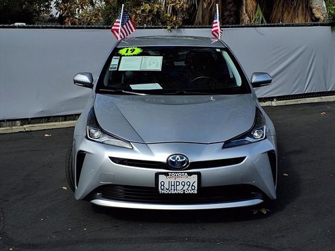 Certified 2019 Toyota Prius XLE image 2