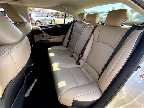Used 2019 Lexus ES 350 image 17