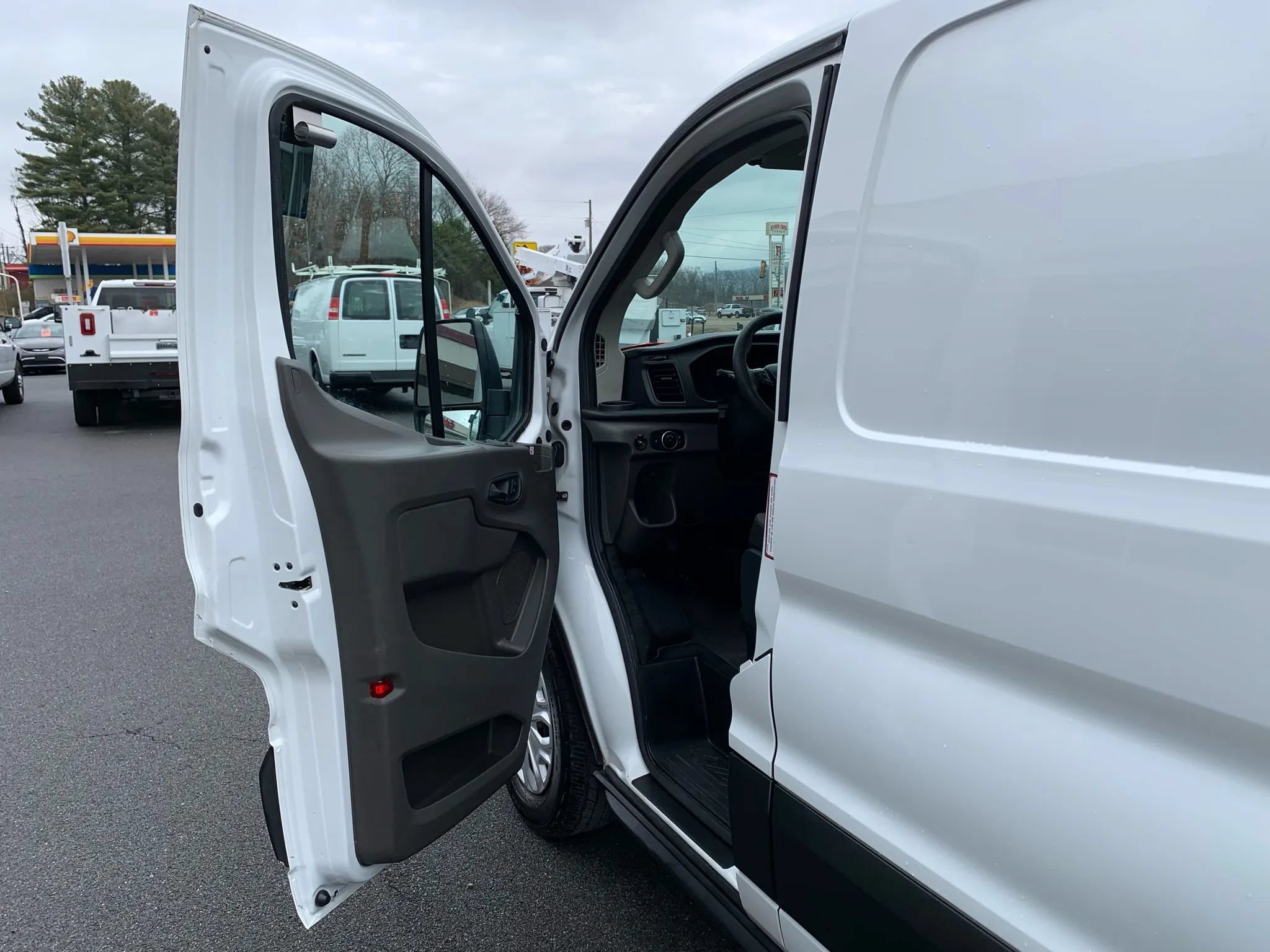 Used 2020 Ford Transit 150 Low Roof w/ Load Area Protection Package RWD image 7
