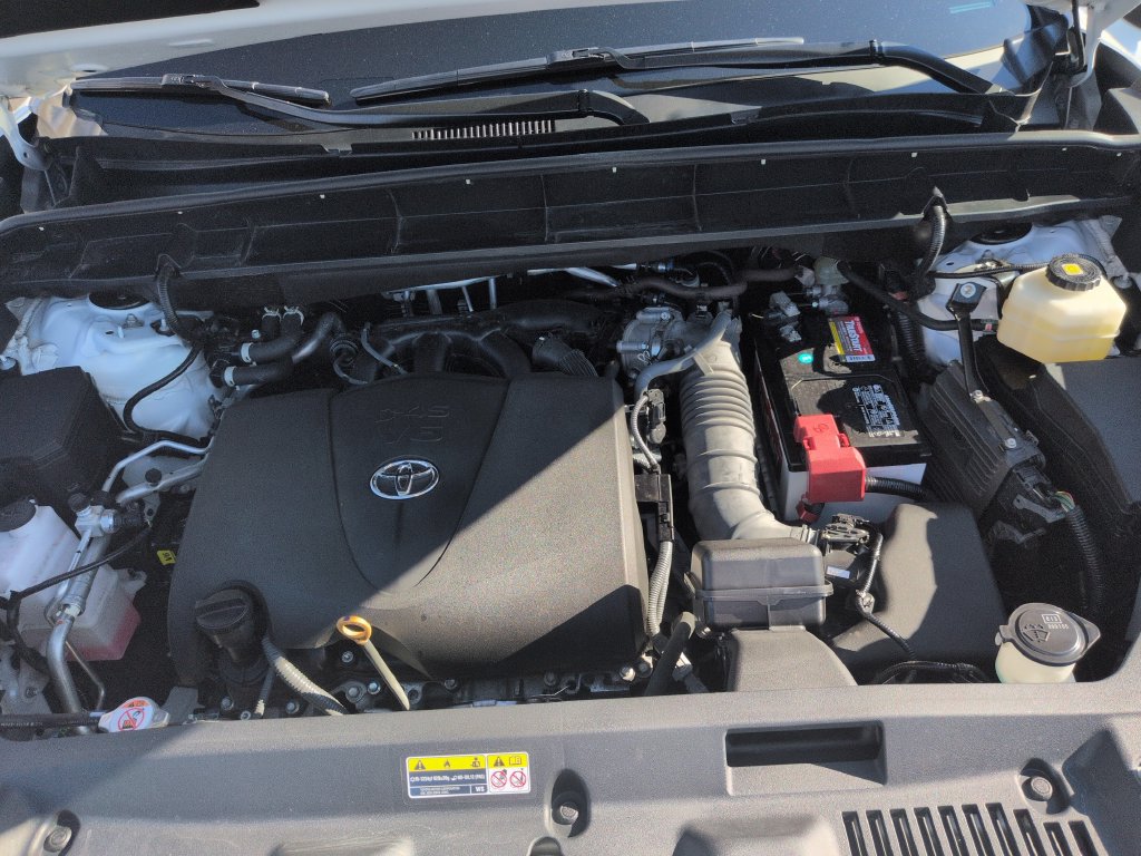 Used 2022 Toyota Highlander XLE AWD/4WD image 22