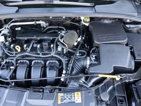 Used 2015 Ford Focus SE w/ SE Sport Package FWD image 40