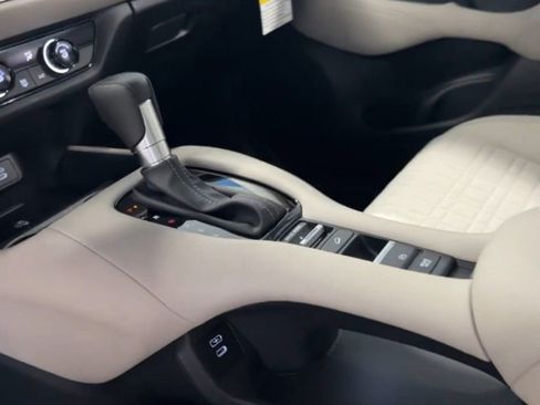 Used 2026 Honda HR-V LX image 12