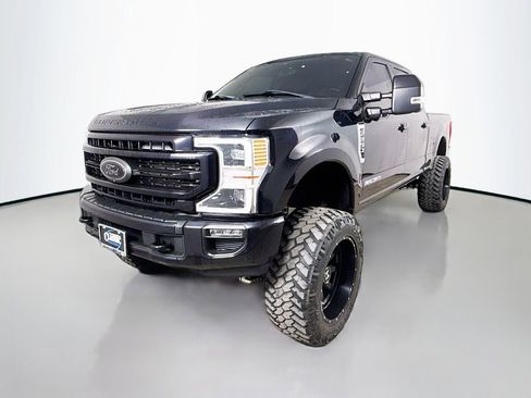 Used 2022 Ford F250 Lariat w/ Lariat Ultimate Package AWD/4WD image 3