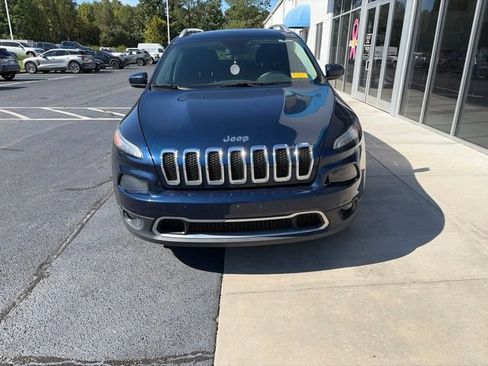 Used 2018 Jeep Cherokee Limited FWD image 2