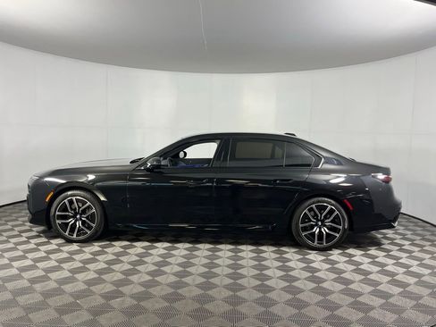 Used 2025 BMW 740i RWD image 9