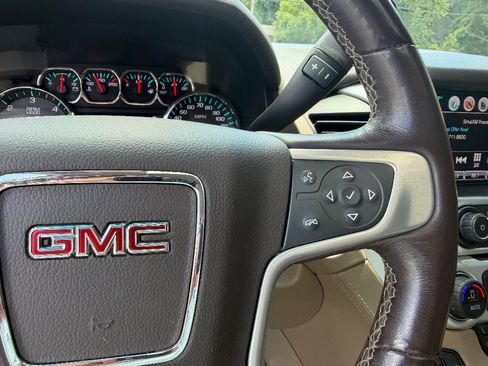 Used 2018 GMC Yukon SLT w/ Open Road Package RWD image 28