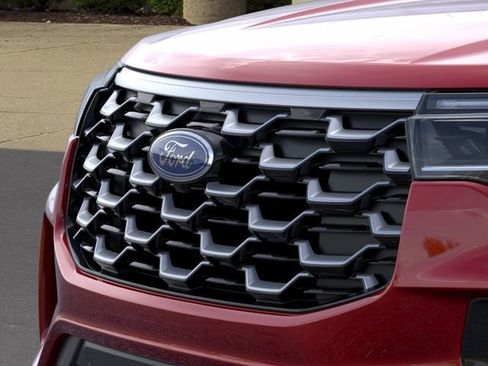 New 2026 Ford Explorer Platinum w/ LUX Leather Package AWD/4WD image 18