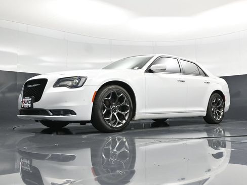 Used 2015 Chrysler 300 S w/ 300S Premium Group RWD image 49