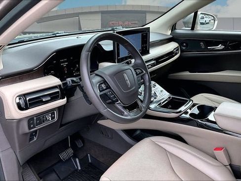 Used 2021 Lincoln Nautilus Reserve AWD/4WD image 13