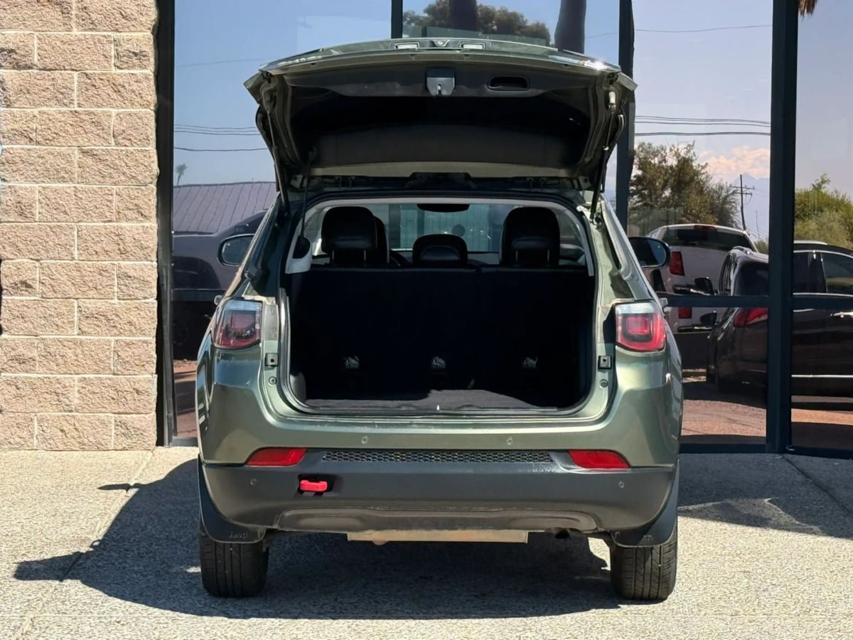 Used 2017 Jeep Compass Trailhawk AWD/4WD image 30