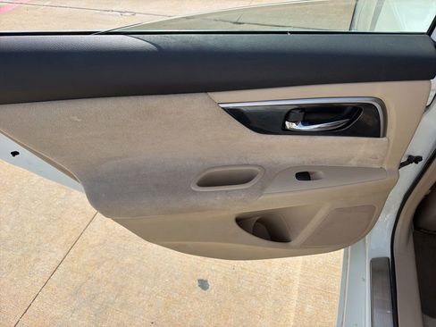 Used 2013 Nissan Altima 2.5 SV FWD image 14