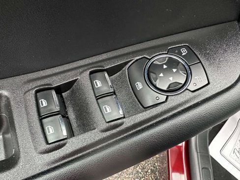 Used 2024 Ford Edge SEL w/ Convenience Package image 10