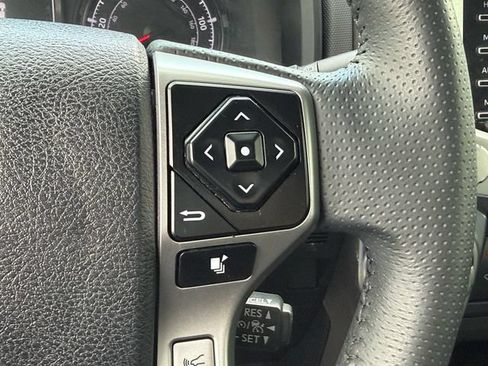 Used 2022 Toyota 4Runner SR5 Premium w/ Moonroof Package RWD image 25