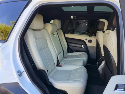 Used 2019 Land Rover Range Rover Sport HSE AWD/4WD image 34
