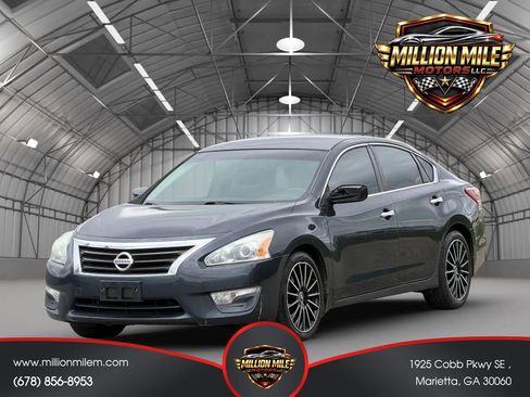 Used 2013 Nissan Altima 2.5 S FWD image 6