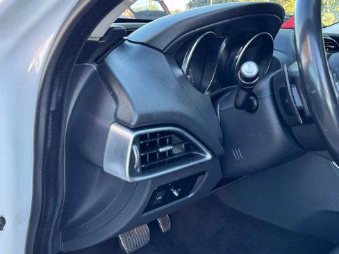 Used 2019 Jaguar XE Premium RWD image 36