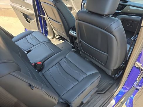 Used 2025 Cadillac XT6 Premium Luxury w/ Platinum Package AWD/4WD image 15