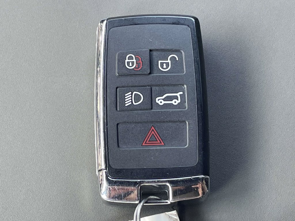 Used 2025 Land Rover Defender 110 S AWD/4WD image 32