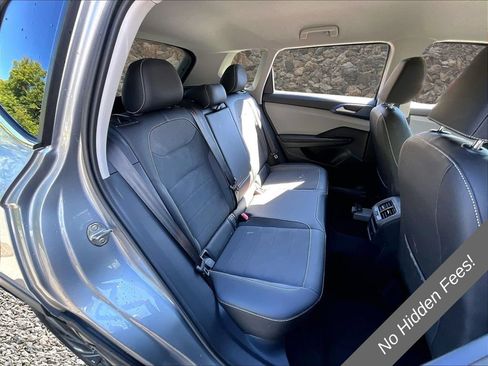 Used 2024 Volkswagen Taos SE AWD/4WD image 23