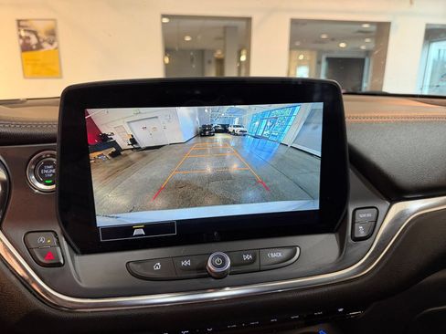 Used 2025 Chevrolet Blazer LT FWD image 24