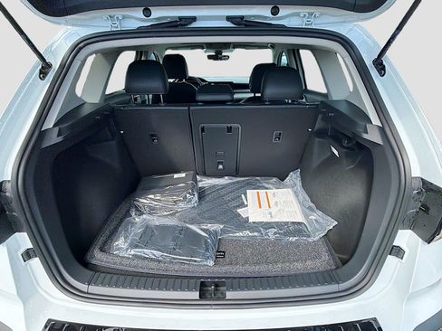 New 2026 Volkswagen Taos SEL image 22