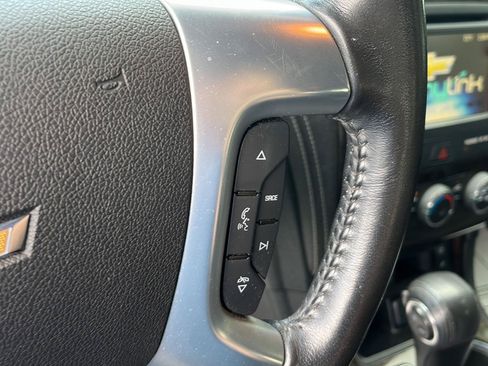 Used 2015 Chevrolet Traverse LT FWD image 12