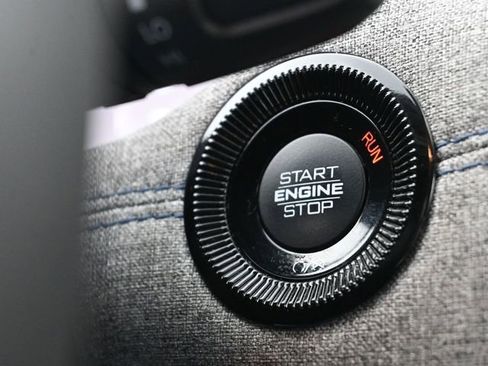 Used 2024 Jeep Compass Latitude image 24