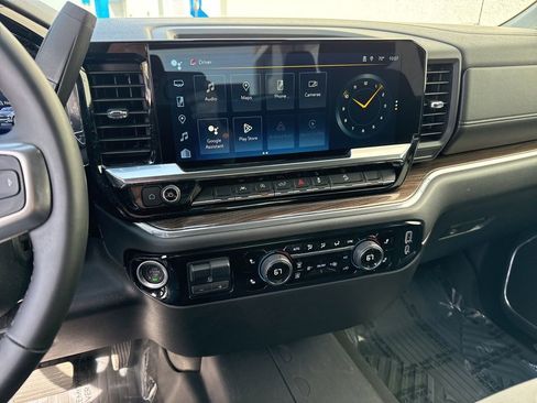 Used 2024 Chevrolet Silverado 1500 LT AWD/4WD image 21