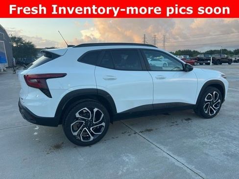 Used 2024 Chevrolet Trax RS FWD image 5