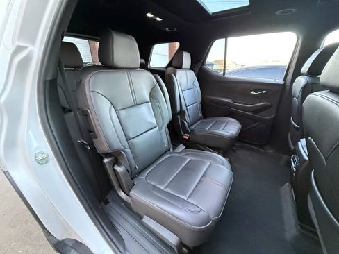 Used 2023 Chevrolet Traverse RS AWD/4WD image 27