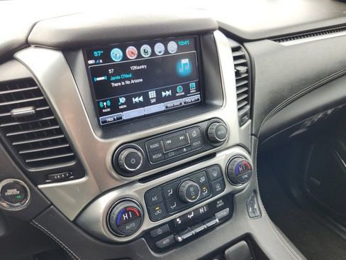 Used 2018 Chevrolet Suburban LT image 13