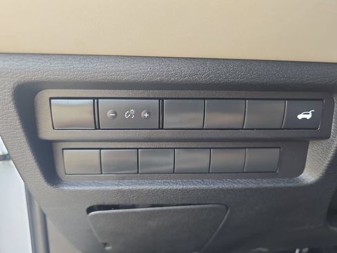 Used 2025 Mitsubishi Outlander SE AWD/4WD image 27