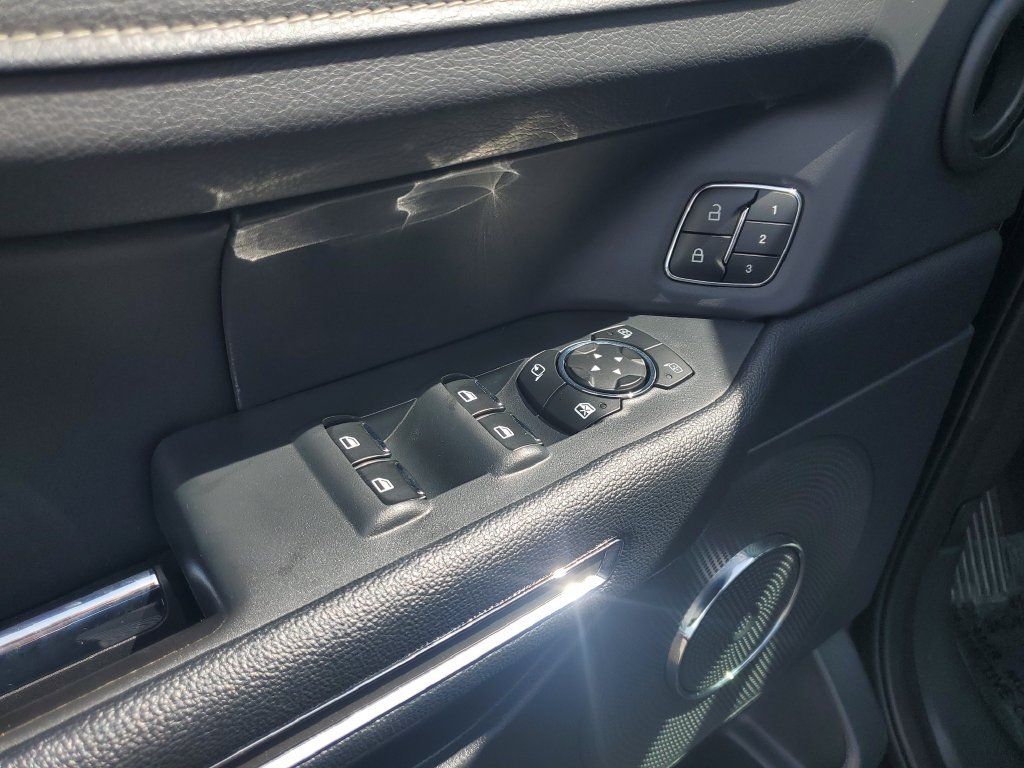 Used 2024 Ford Expedition XLT AWD/4WD image 27