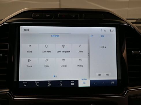 Used 2022 Ford F250 Lariat w/ Black Appearance Package AWD/4WD image 31