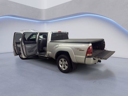Used 2006 Toyota Tacoma PreRunner w/ TRD Sport Pkg #3 RWD image 12