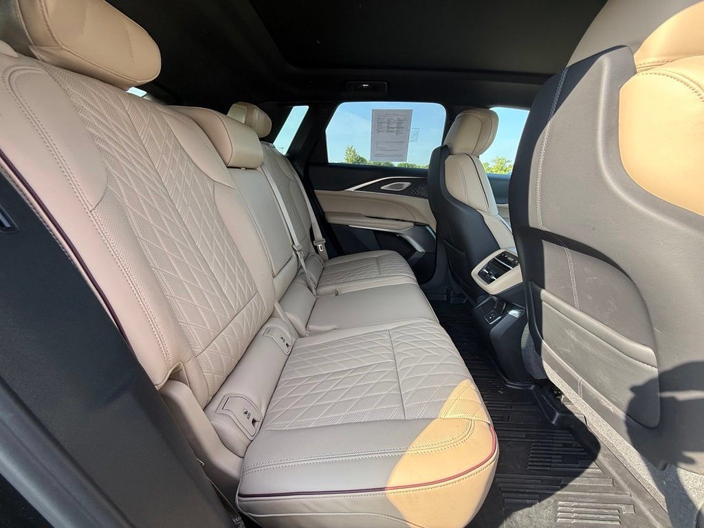 Certified 2025 Cadillac Lyriq Sport w/ Nappa Leather Package AWD/4WD image 35