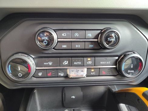 Used 2022 Ford Bronco Badlands image 24