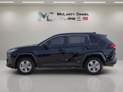 Used 2024 Toyota RAV4 LE AWD/4WD image 3