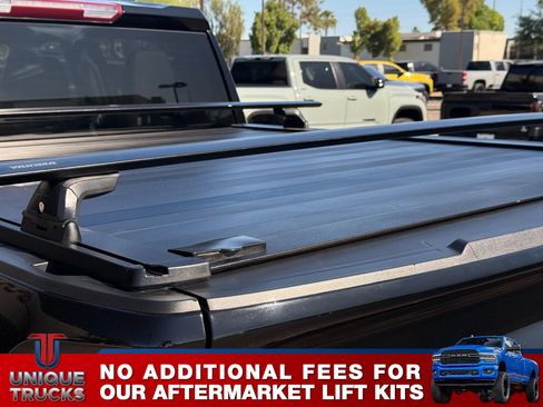 Used 2024 Chevrolet Silverado 1500 LTZ AWD/4WD image 9