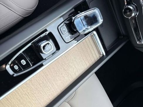 New 2026 Volvo XC60 B5 Plus w/ Climate Package image 28