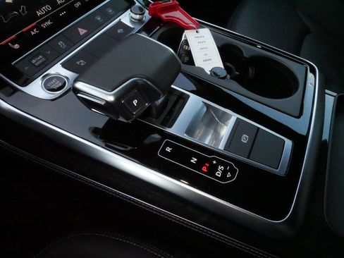 Used 2025 Audi Q7 3.0T Premium Plus image 24