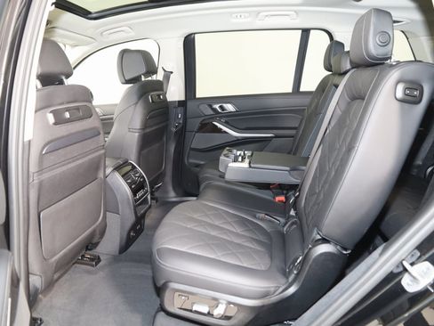 Used 2023 BMW X7 xDrive40i w/ Premium Package image 51