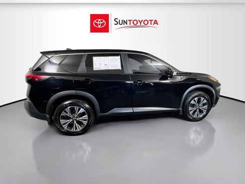 Used 2023 Nissan Rogue SV FWD image 2