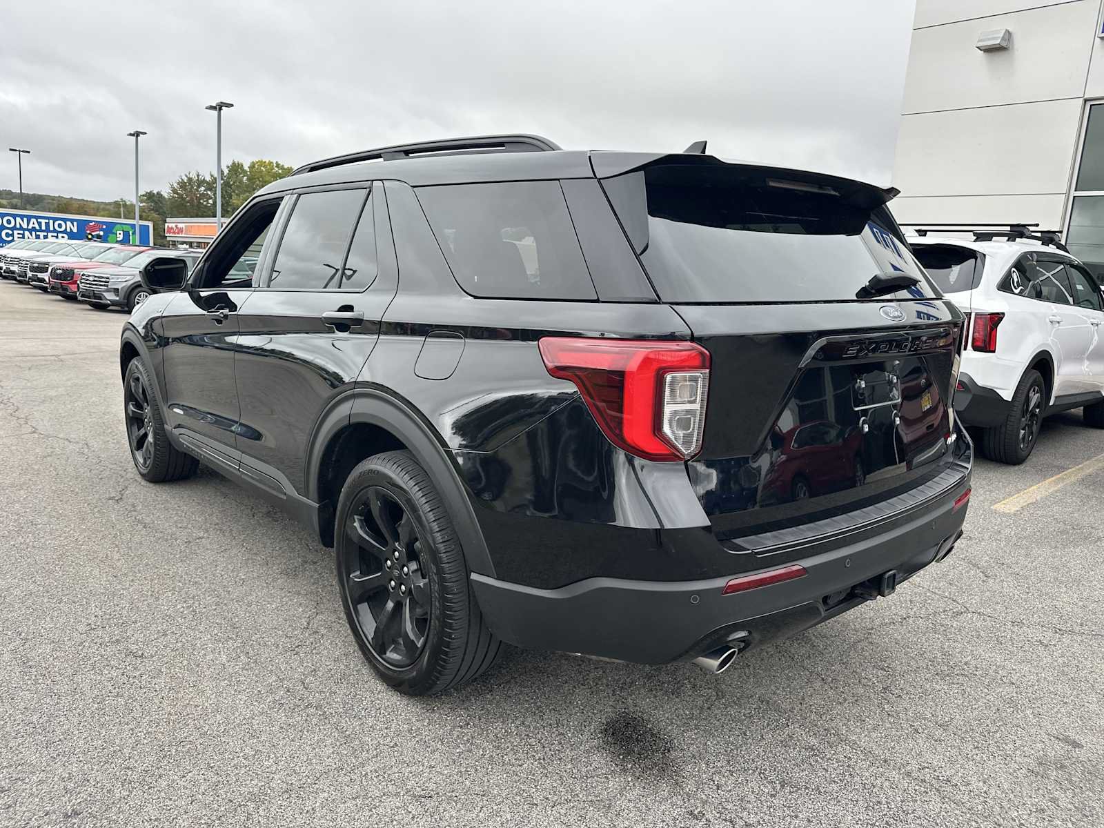 Used 2024 Ford Explorer ST-Line w/ Class IV Trailer Tow Package AWD/4WD image 14