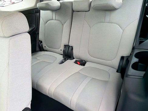 Used 2023 Honda Pilot LX image 23