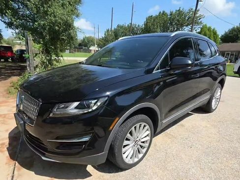 Used 2019 Lincoln MKC Premiere FWD image 1